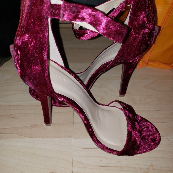 Heels for sale !! - Picture 2 of 3